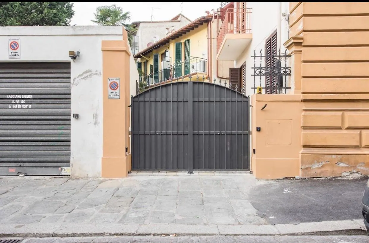Modern Apartment In Florencja